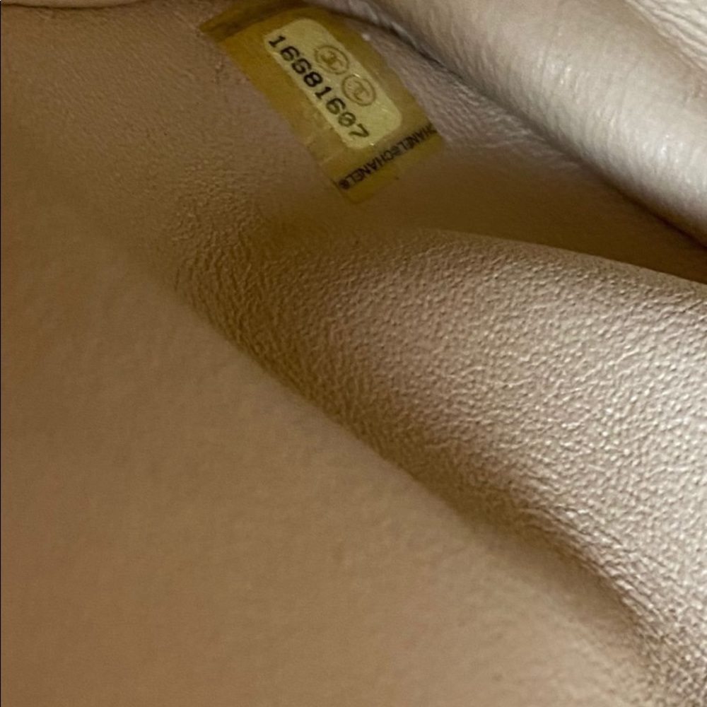 Chanel jumbo double flap beige caviar bag - Picture 8 of 9
